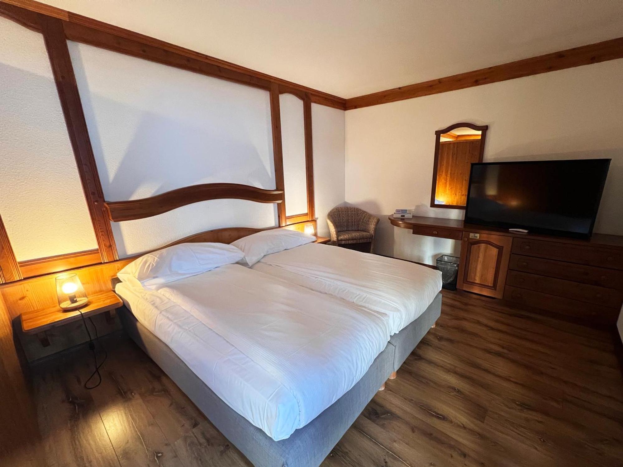 Hotel Chalet Royal Вейзоназ Екстериор снимка